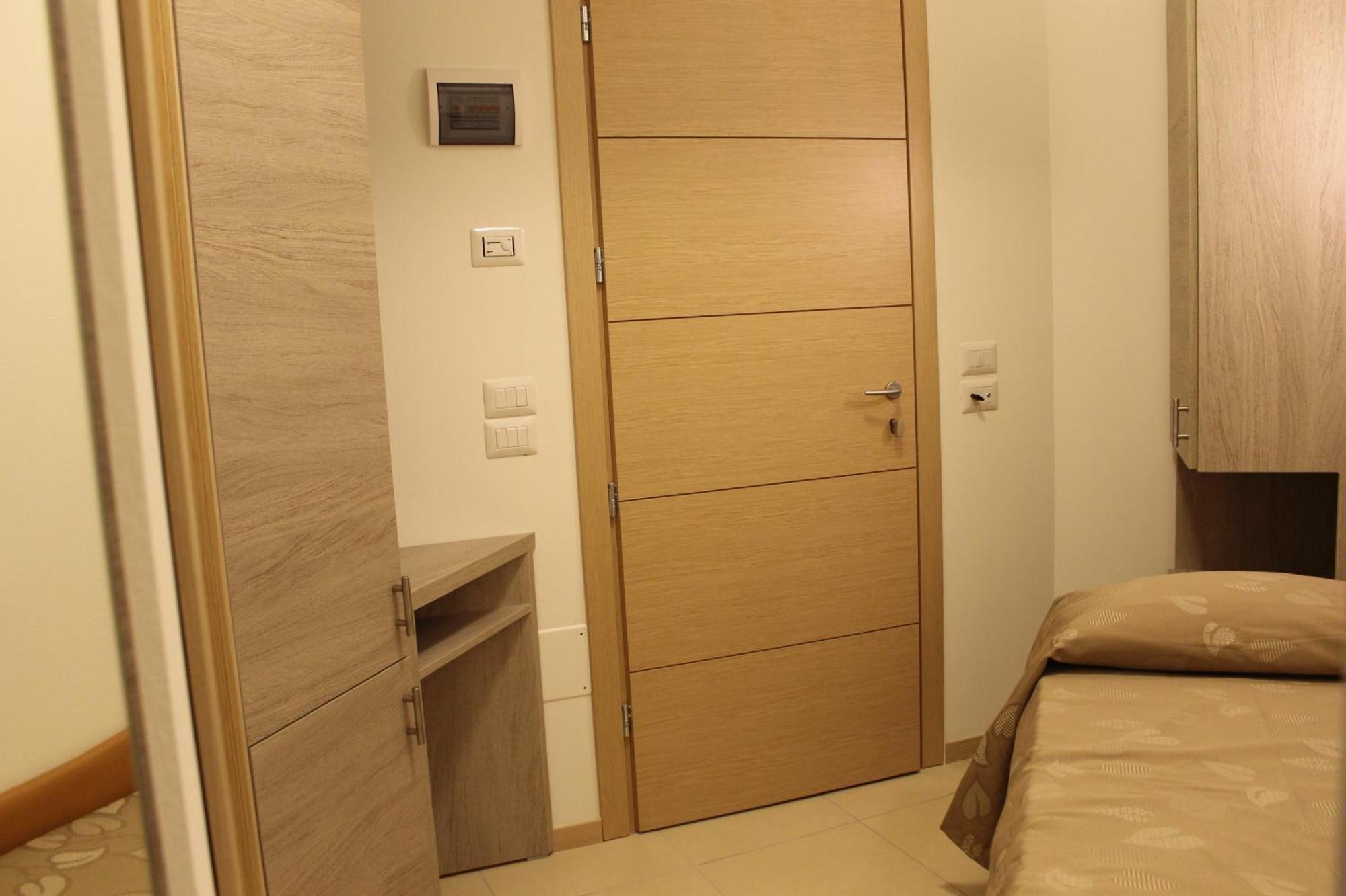Hotel Villa Enea Каттолика Номер фото