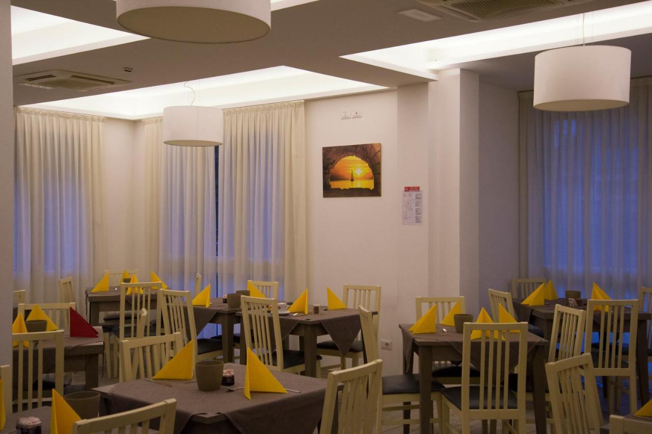 Hotel Villa Enea Каттолика Экстерьер фото
