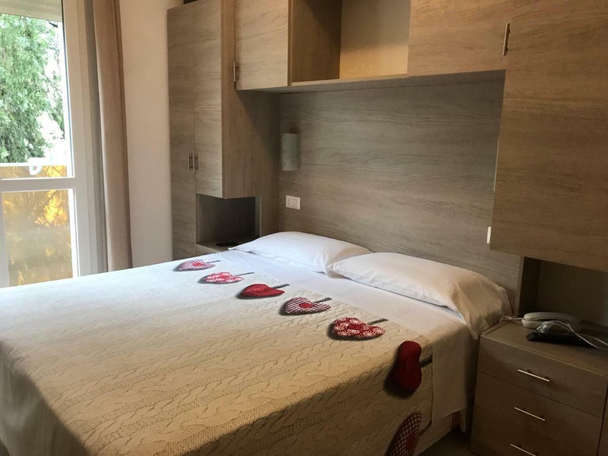 Hotel Villa Enea Каттолика Экстерьер фото
